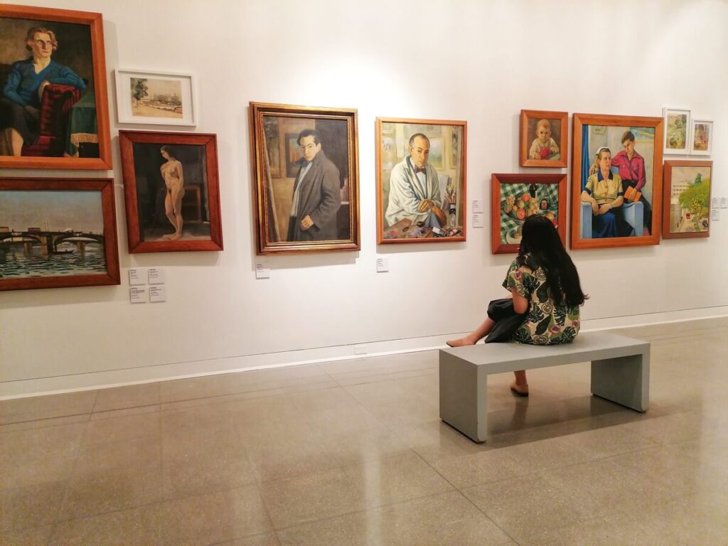 Una delle aule con degli pittori di Antioquia nel omonimo museo