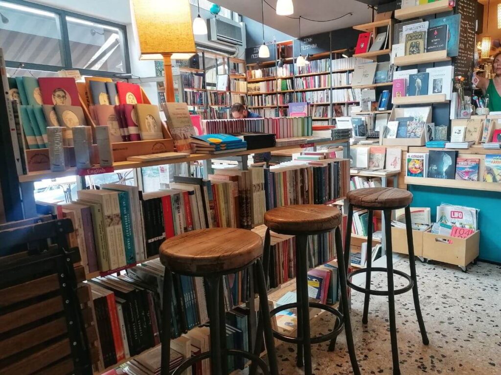 Il bar-libreria Little Tree Books nella zona di Acropoli