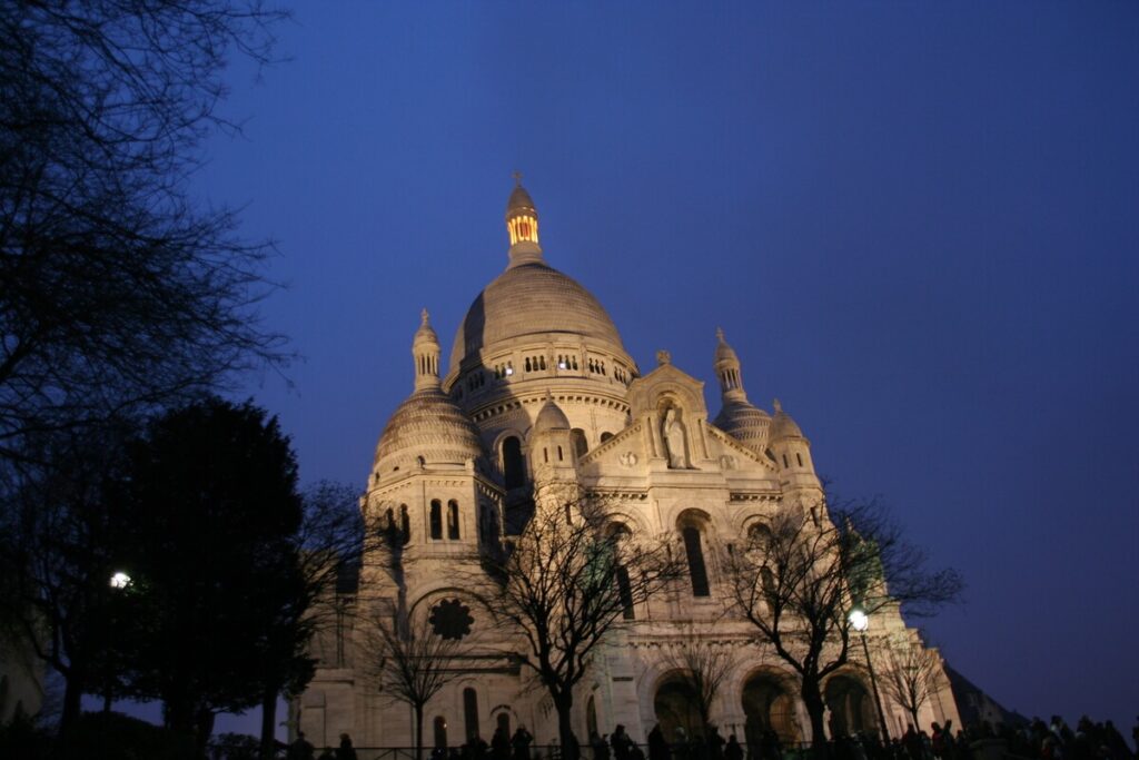 La Basilica del Sacro Cuore nel quartiere di Monmartre