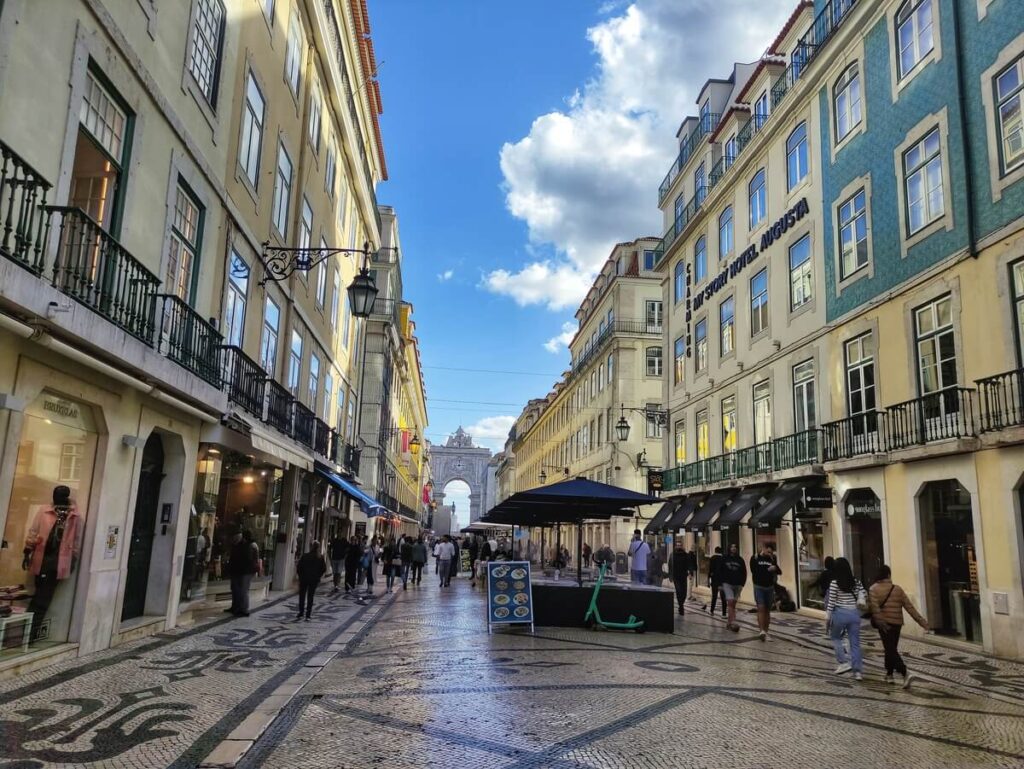 Rua Augusta, Baixa