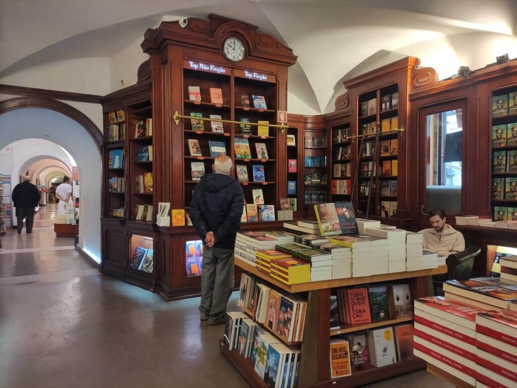 La storica libreria Bertrand di Chiado