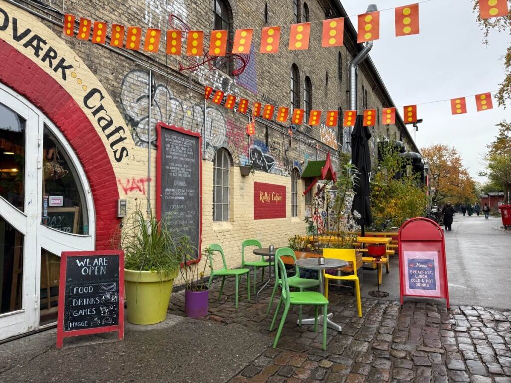 La vecchia base navale che per anni ha funzionato come comunità autonoma