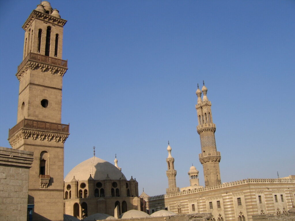il Cairo Islamico è una zona del centro storico della città che conserva molti monumenti e siti storici dell’era islamica dell’Egitto