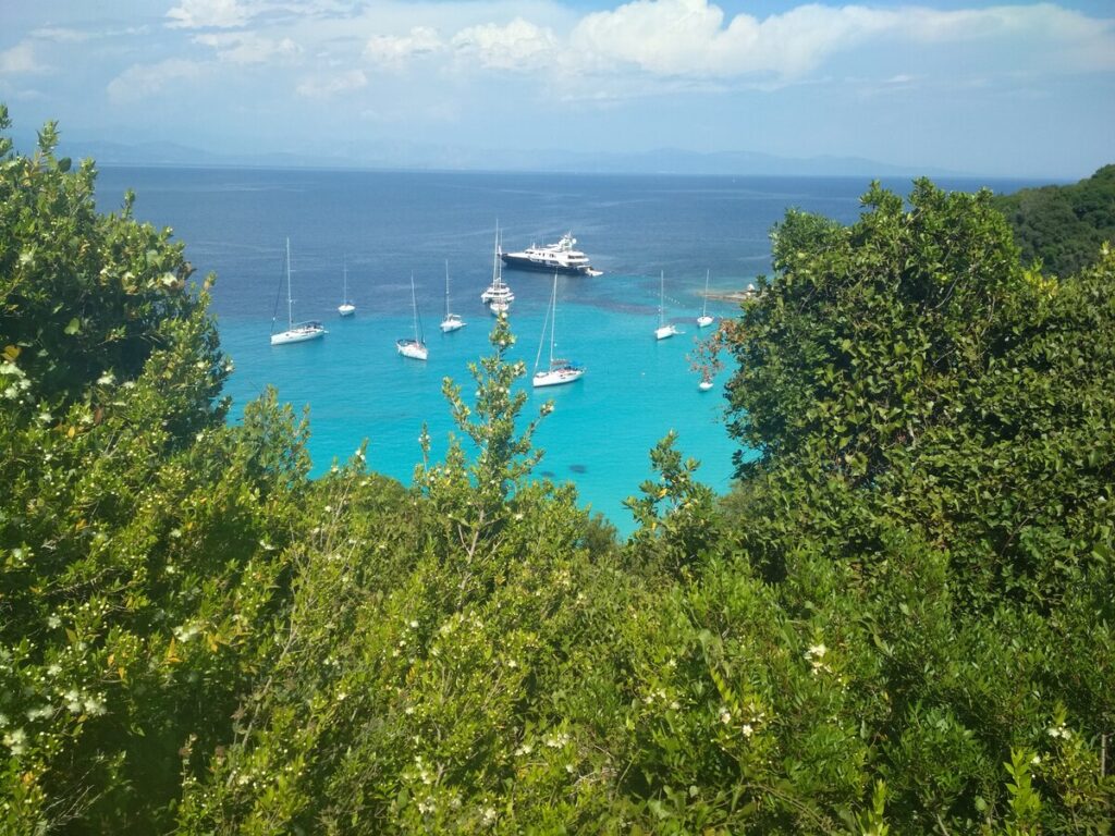 La spiaggia di Voutoumi dall'alto