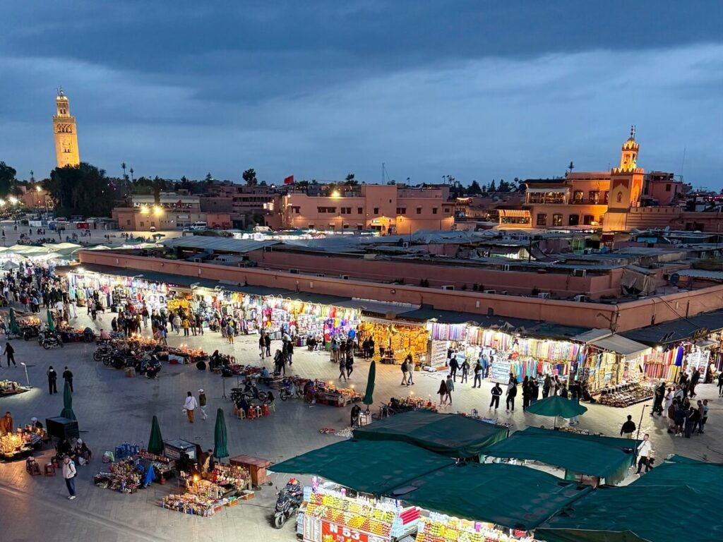 Piazza Jemaa el-Fna di sera